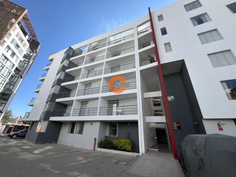 Vendo Amplio Departamento en Cayma