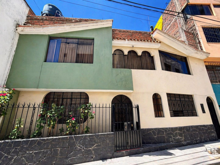 CASA PERFECTA PARA NEGOCIO