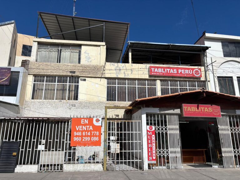 CASA A PASOS DE LA PLAZA ESPAÑA